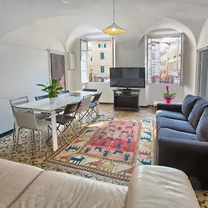https://casa-del-borgo-finale-ligure.hotelitalianriviera.com
